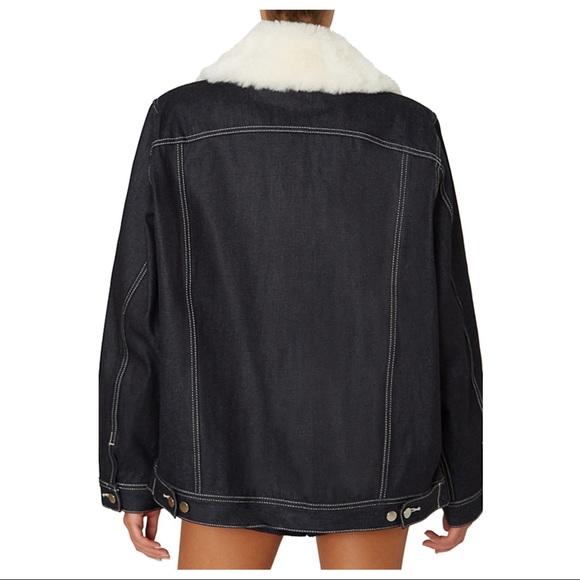 NEW WEWOREWHAT REVOLVE OVERSIZED DENIM JACKET - Picture 6 of 8